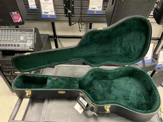 Martin Guitars - D-28 2012 2